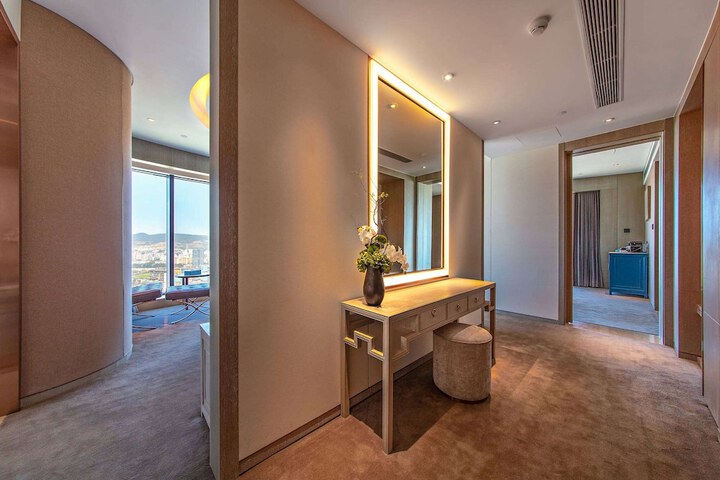 Room 20 of 42