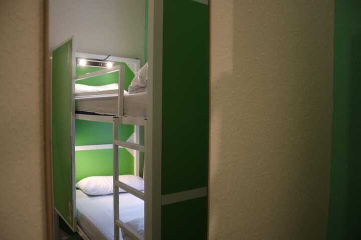 Room 5 of 76