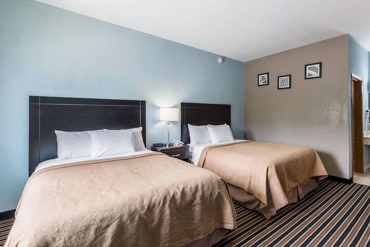 2 Queen Beds Accessible (4 of 9)