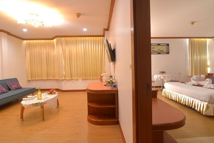 Room 9 of 73