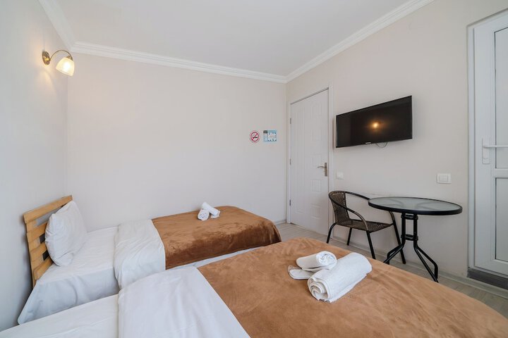 Room 28 of 64