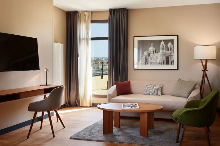 Room 43 of 106