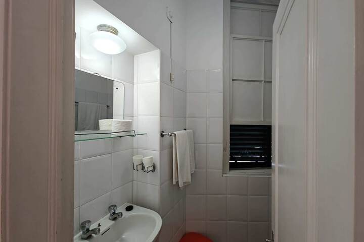 Room 104 of 141