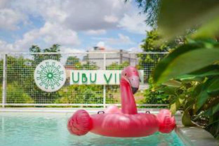 Ubu Villa Gito Gati - 4 Bedrooms Villa in Jogja for Family