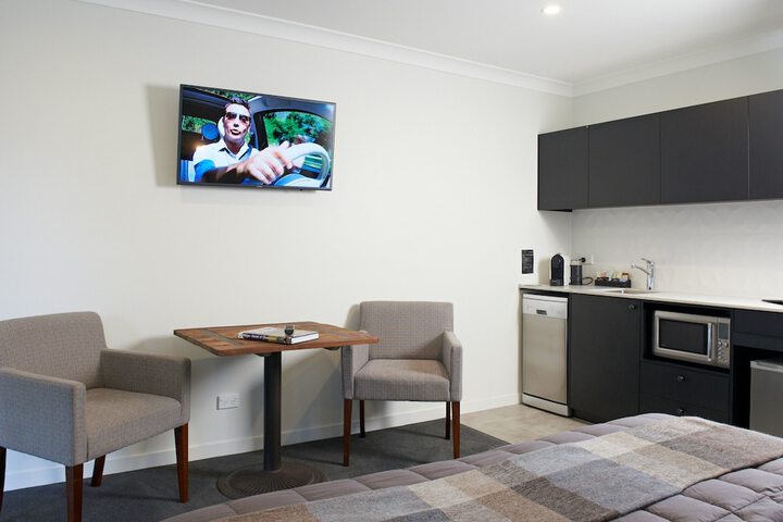 Room 8 of 28