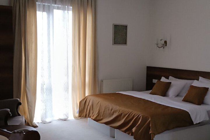 Room 12 of 68