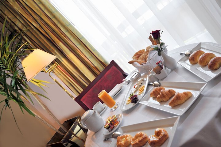 Dining Photos