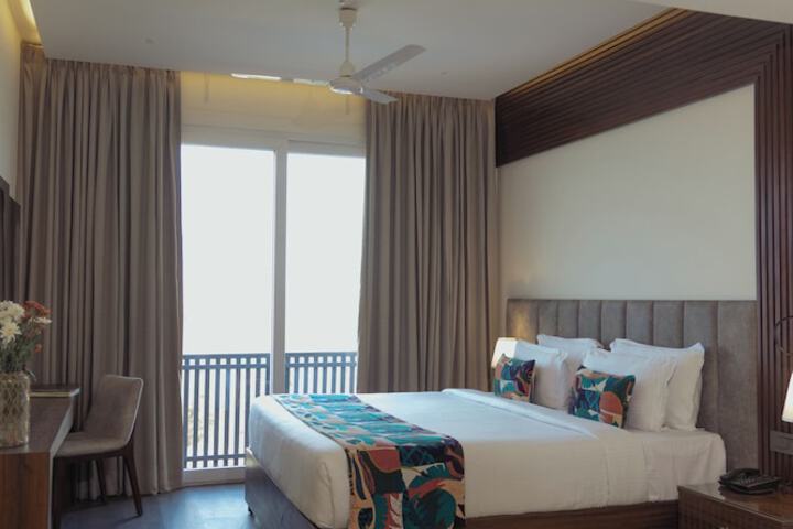 Room 11 of 35