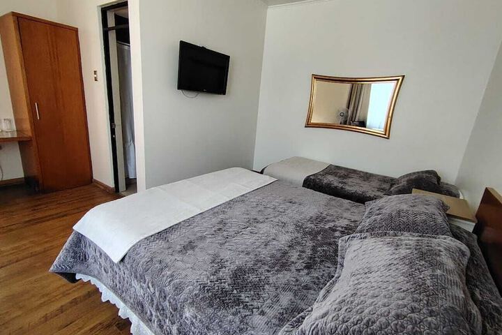 Room 10 of 42