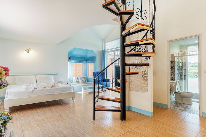 Room 105 of 289