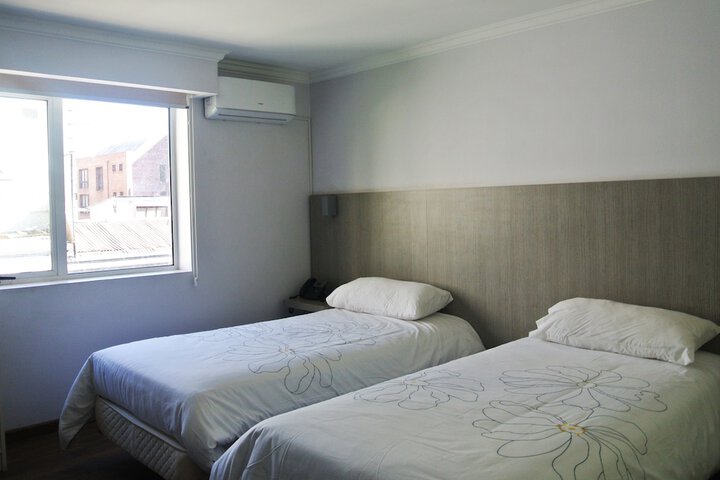 Room 3 of 74