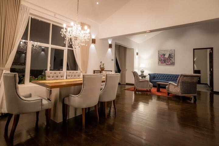 Lounge 57 of 72