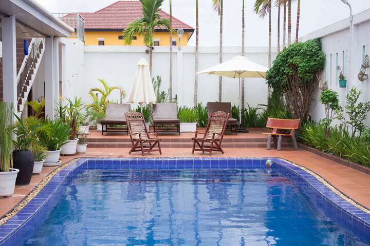 Hotel Pool