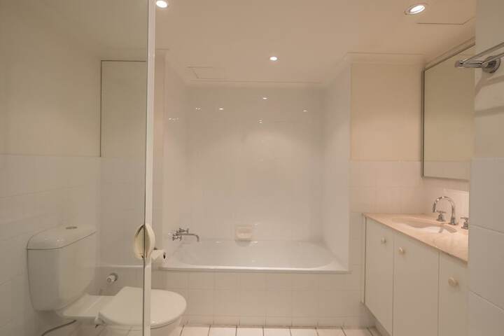 Room 15 of 30
