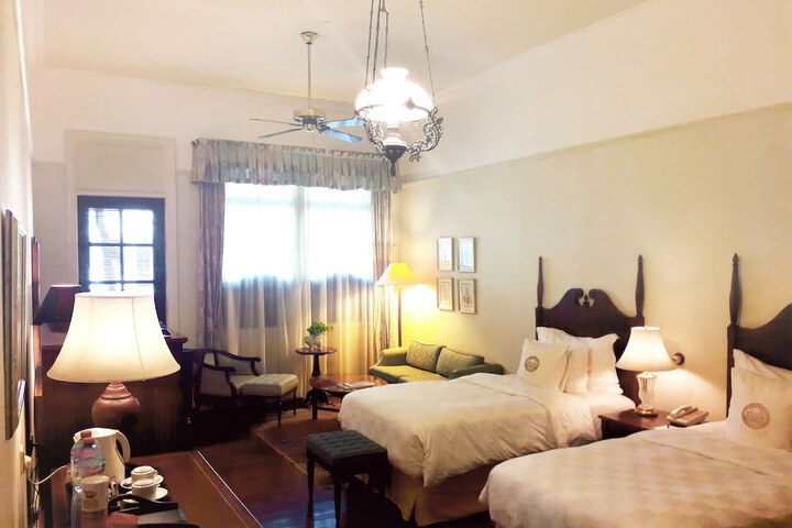 Room 4 of 113
