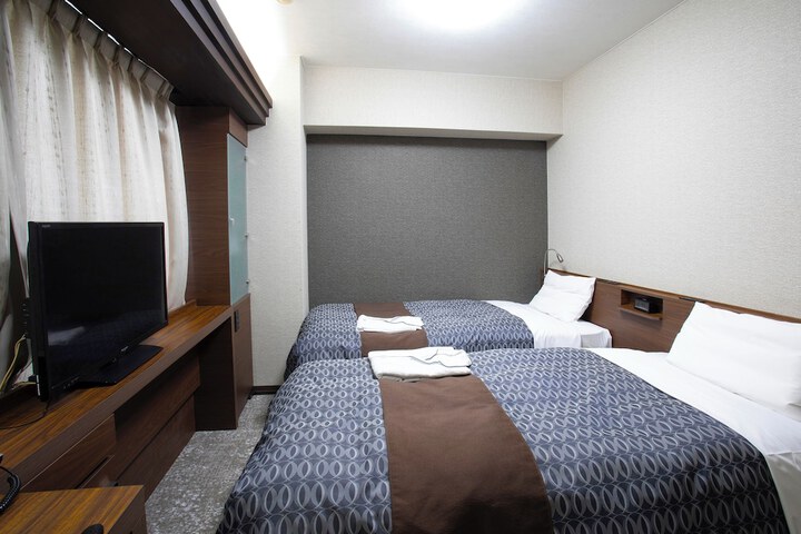 Room 9 of 51