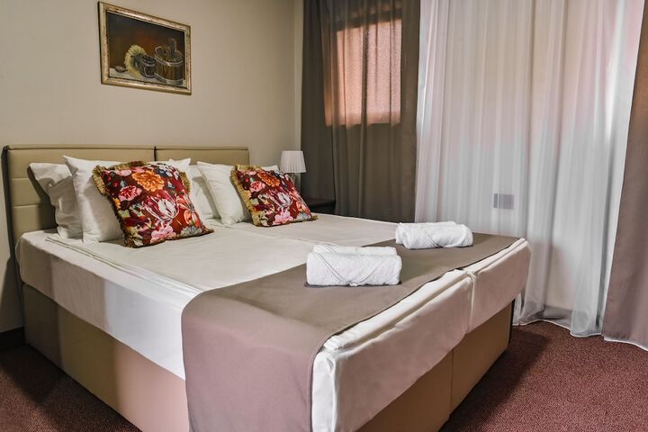 Room 3 of 55