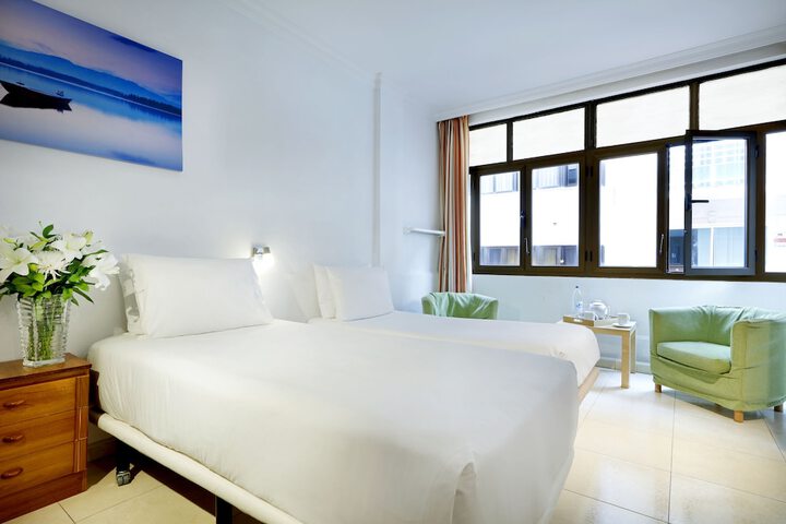 Room 26 of 53