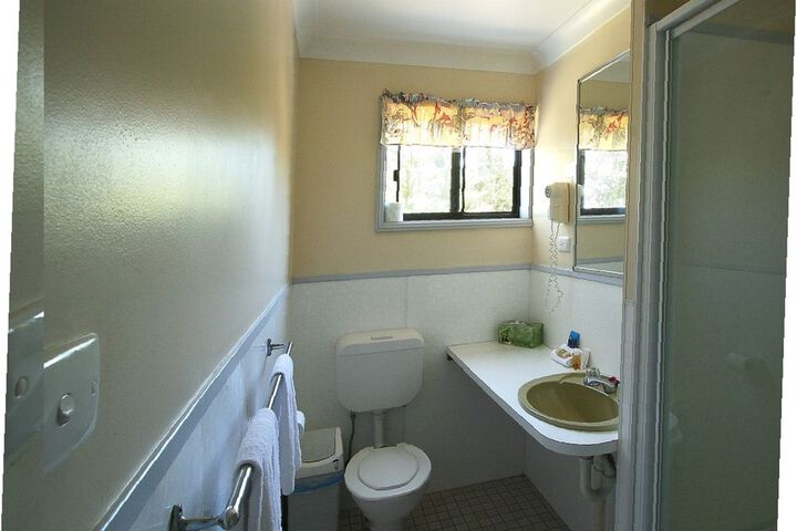 Room 100 of 177