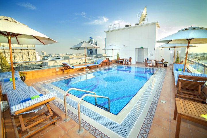 Pools & Facilities
