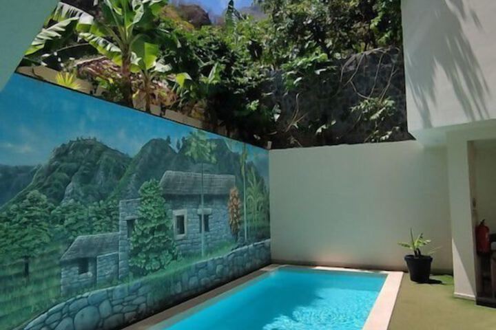 Pool 32 of 54