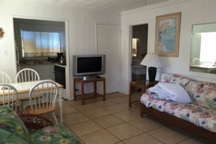 Room 17 of 38