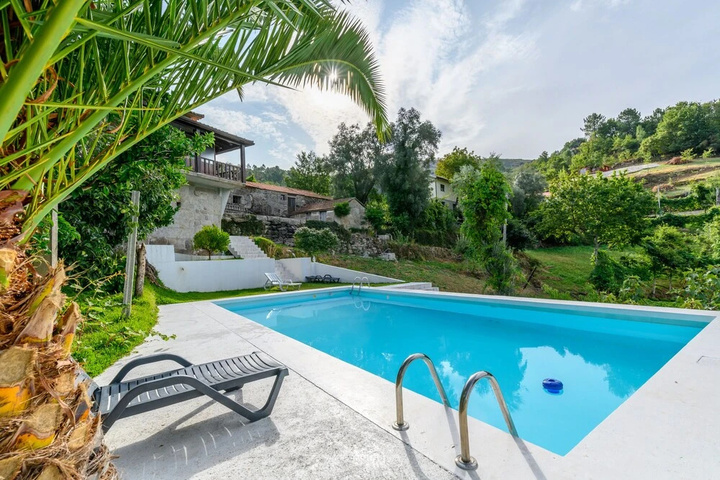 Pool 12 of 20