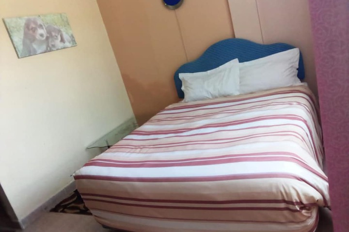 Room 12 of 21