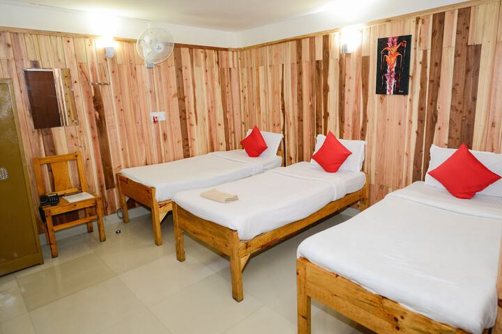 Room 15 of 33