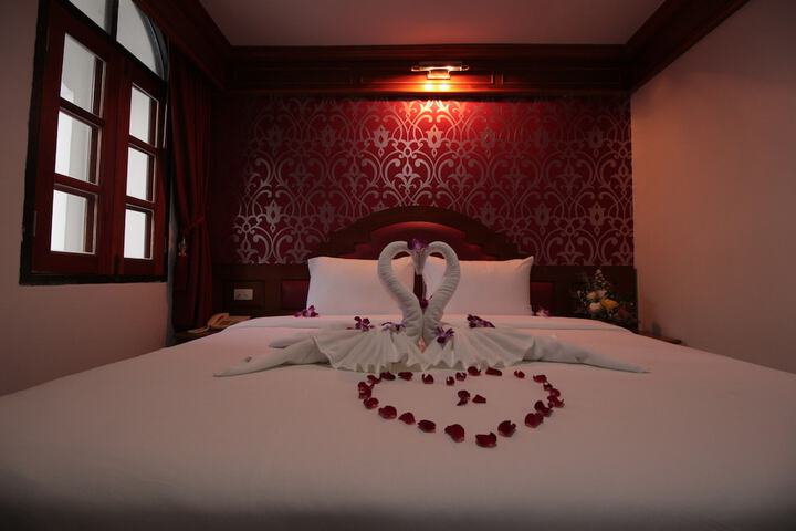 Room 10 of 30