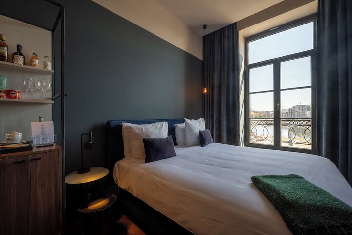 Room 43 of 96