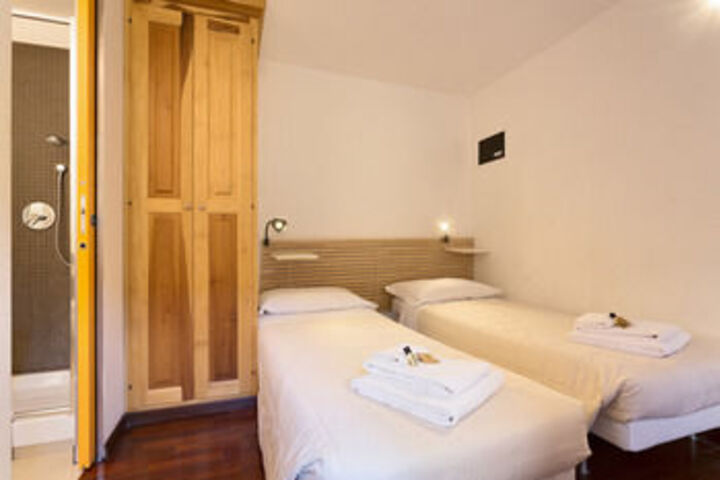 Room 283 of 477