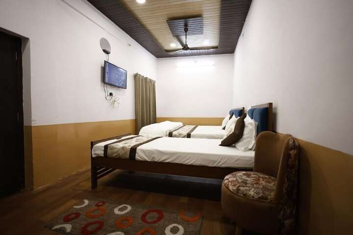Room 21 of 32