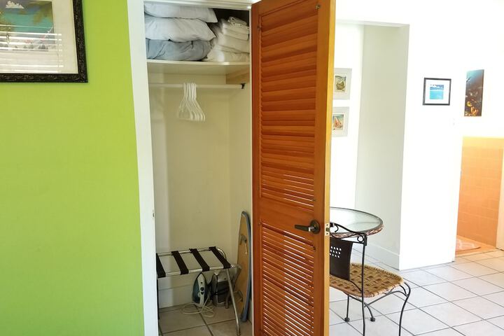 Room 105 of 218