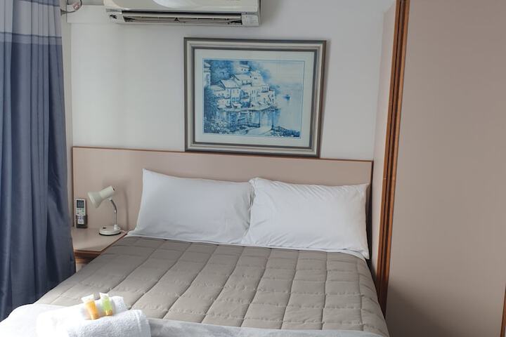 Room 17 of 46