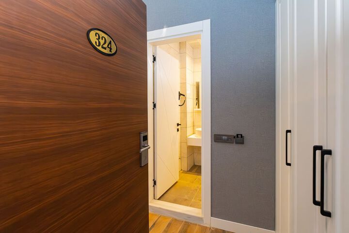 Room 11 of 51