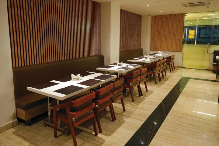 Dining 20 of 25