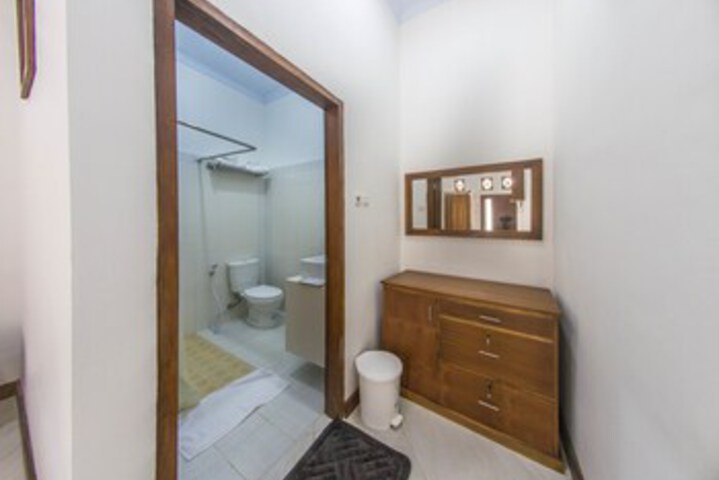 Room 4 of 29