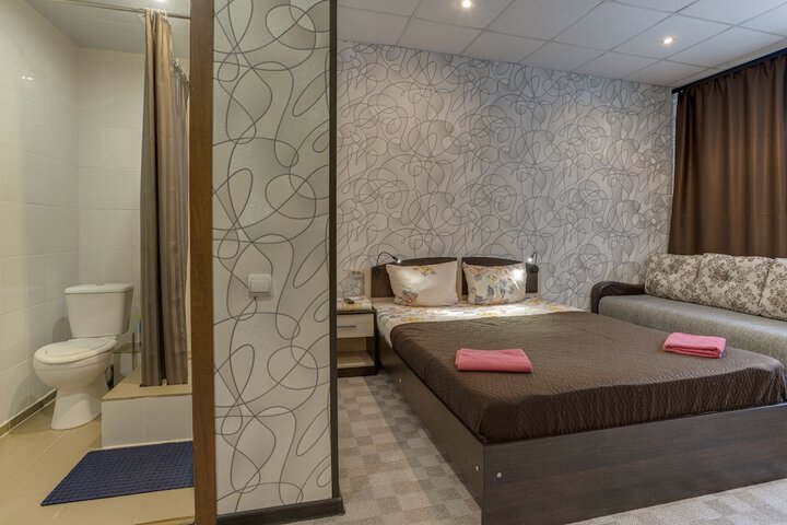 Room 4 of 28