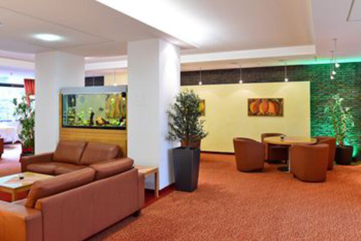 Entrance & Lobby