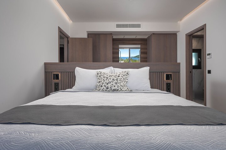 Room 27 of 260