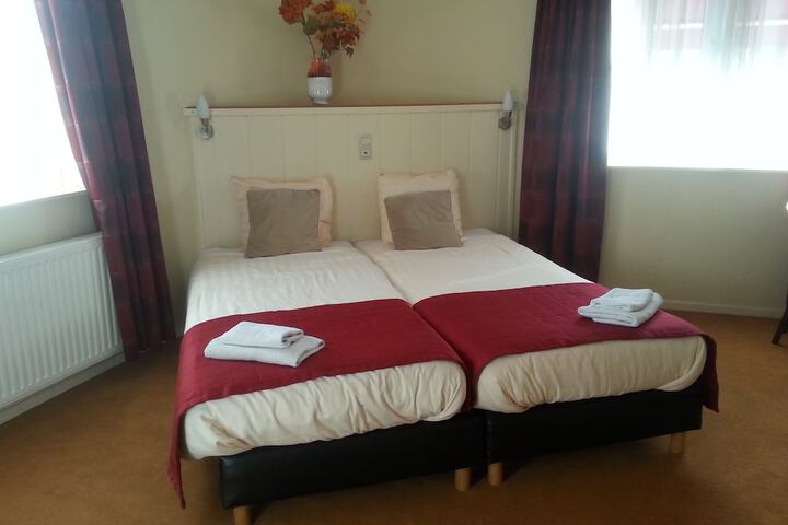Room 8 of 38