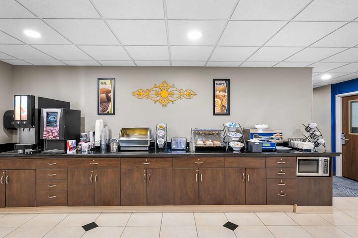 Breakfast/Coffee Service 39 of 45