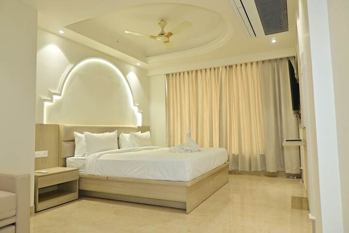Room 17 of 27