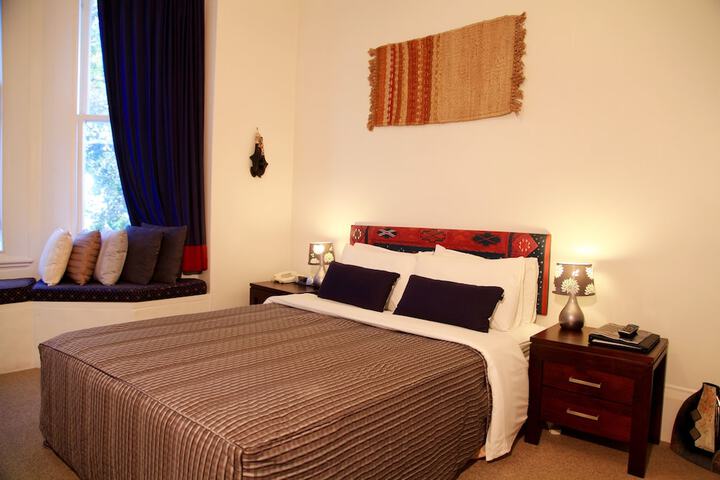 Room 6 of 48