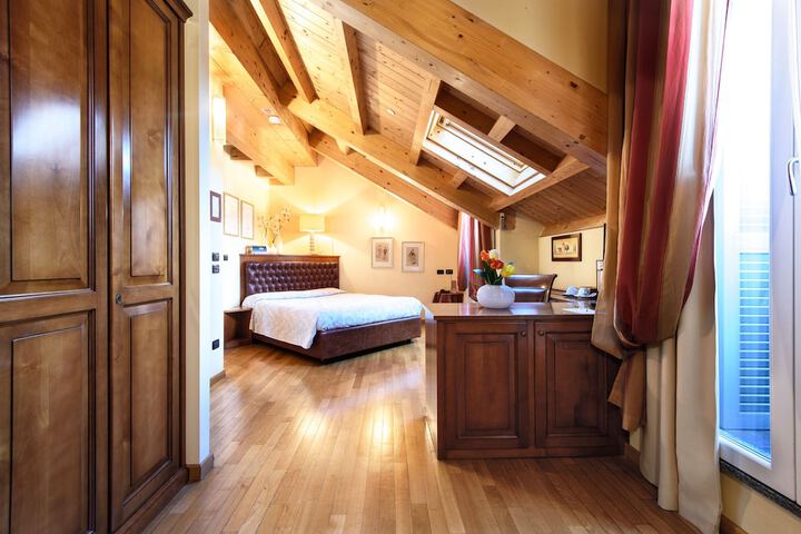 Room 7 of 35