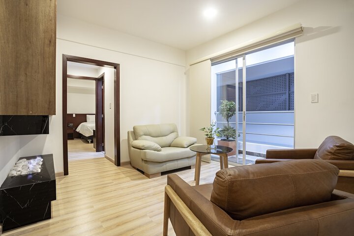 Room 13 of 28