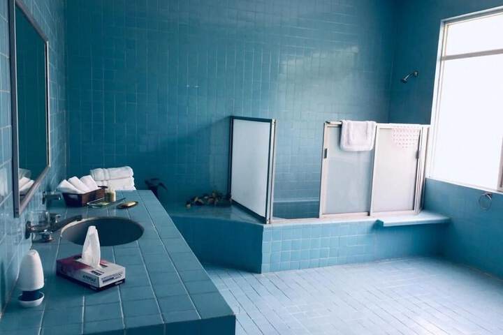Room 24 of 36