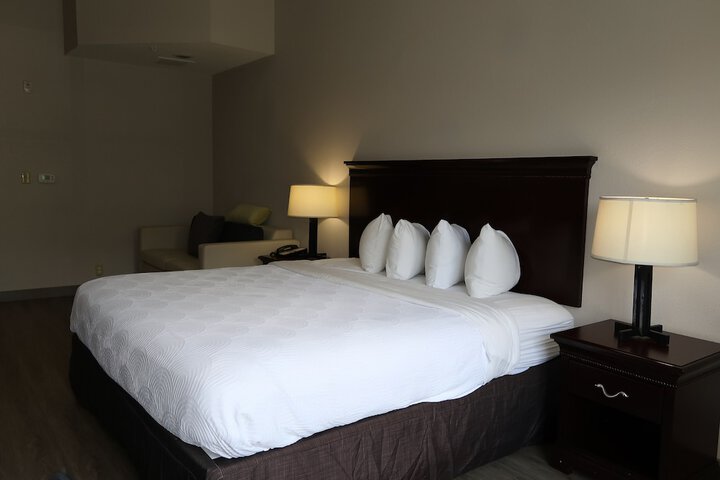 Room 25 of 47