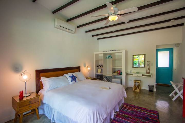 Room 2 of 32